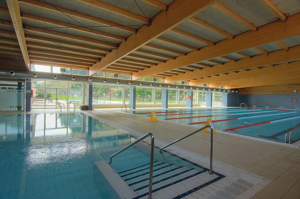 MUNICIPAL POOL COVERED TO SANT HILARI SACALM