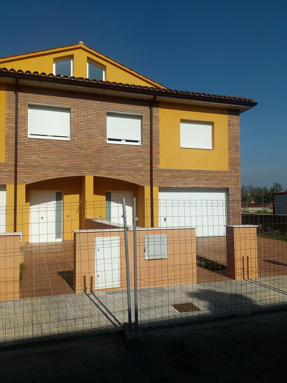 CASAS UNIFAMILIARES A VILOBI DE ONYAR
